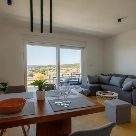I & M Apartment *
