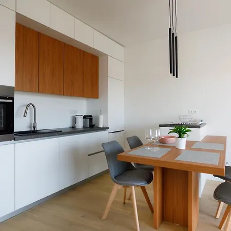 Apartment I & M *