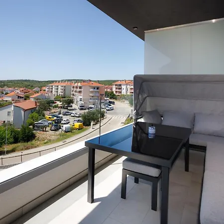 Apartment I & M