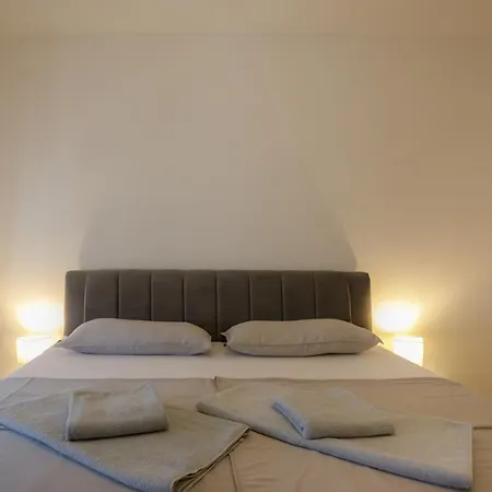 I & M Apartment *