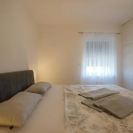 I & M Apartment *