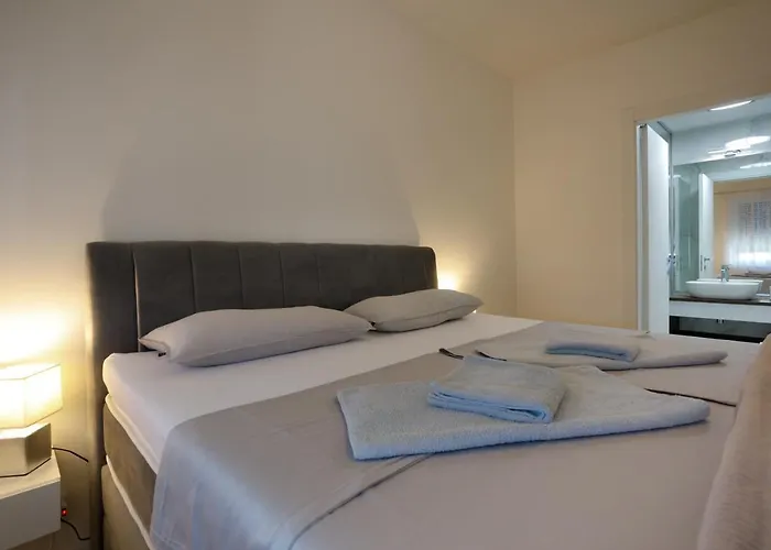 דירה I & M קרק